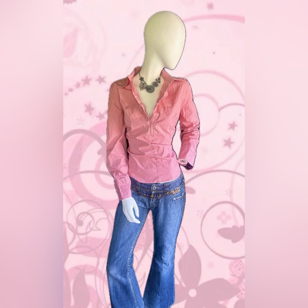 y2k light pink buttoned collared top !